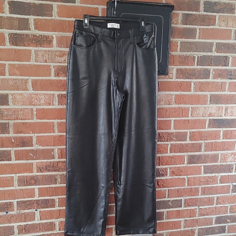 Abercrombie & Fitch The Loose High Rise Black Faux Leather Pants Size 8